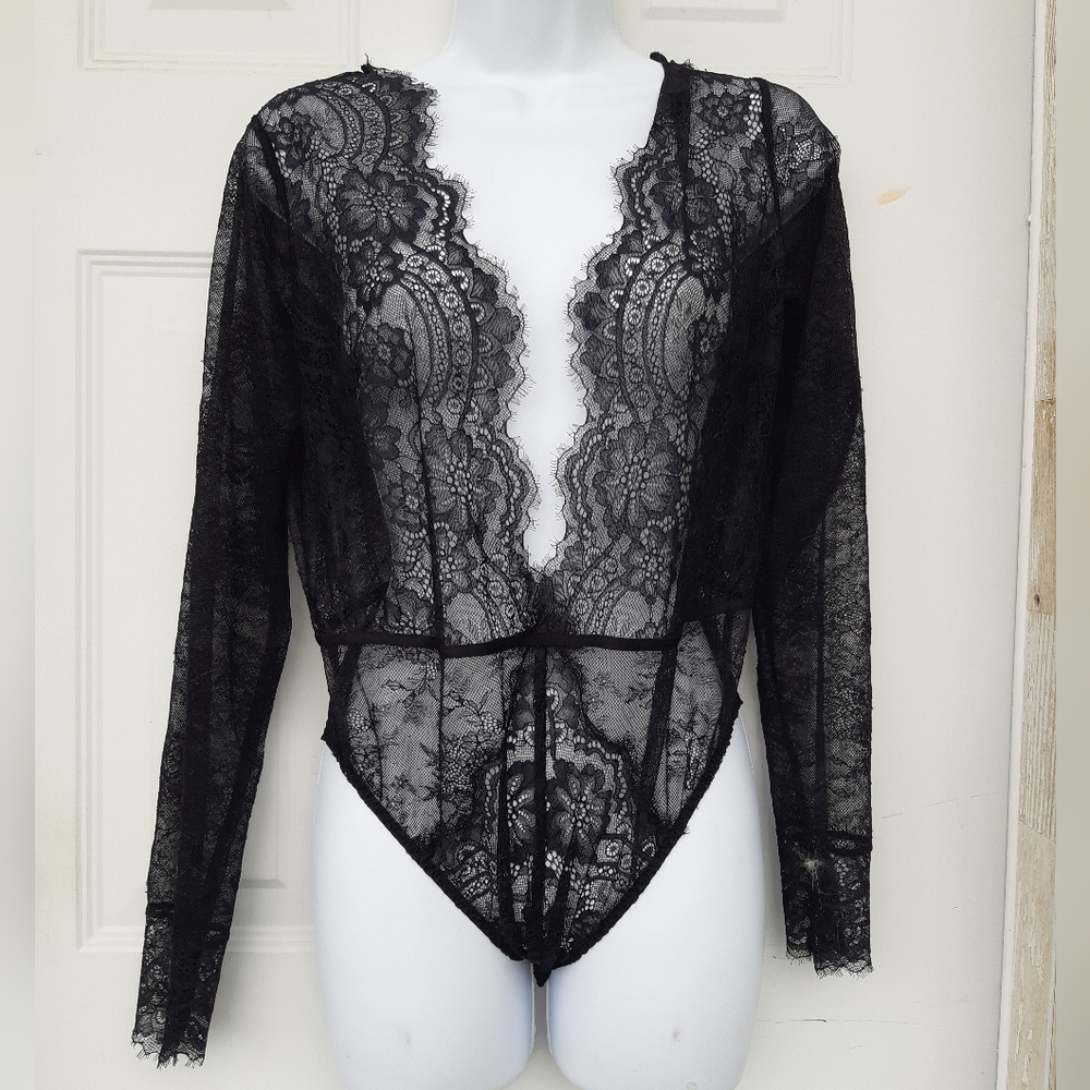 Lace Bodysuit - Picture 3 of 5